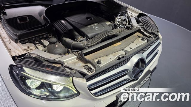 Mercedes-Benz GLC-Class GLC300 4MATIC AMG Line