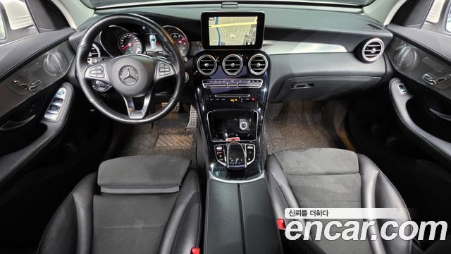 Mercedes-Benz GLC-Class GLC300 4MATIC AMG Line