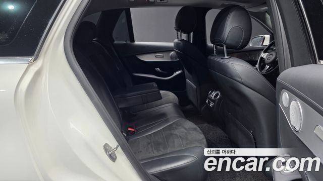 Mercedes-Benz GLC-Class GLC300 4MATIC AMG Line