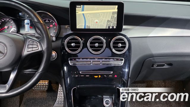 Mercedes-Benz GLC-Class GLC300 4MATIC AMG Line
