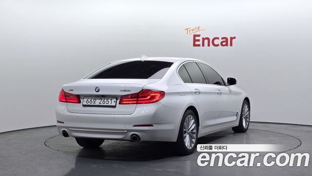 BMW 5-Series 530i xDrive Luxury Plus