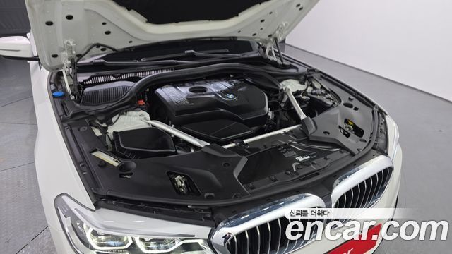 BMW 5-Series 530i xDrive Luxury Plus