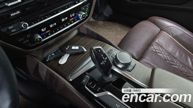 BMW 5-Series 530i xDrive Luxury Plus