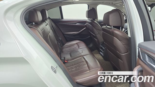 BMW 5-Series 530i xDrive Luxury Plus