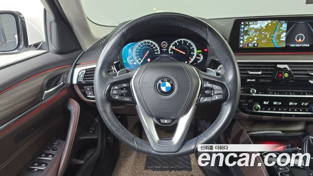 BMW 5-Series 530i xDrive Luxury Plus