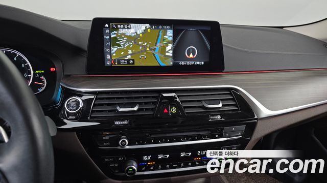 BMW 5-Series 530i xDrive Luxury Plus