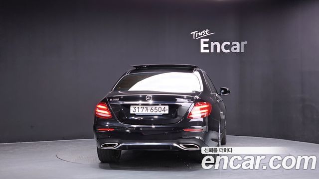 Mercedes-Benz E-Class E350 4MATIC AMG Line