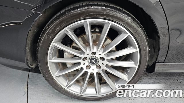 Mercedes-Benz E-Class E350 4MATIC AMG Line