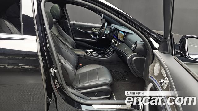 Mercedes-Benz E-Class E350 4MATIC AMG Line