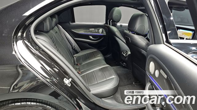 Mercedes-Benz E-Class E350 4MATIC AMG Line