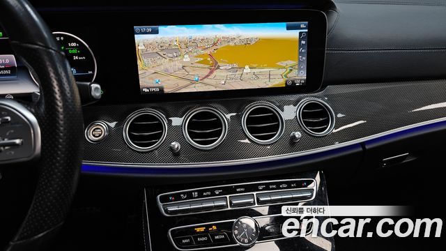 Mercedes-Benz E-Class E350 4MATIC AMG Line