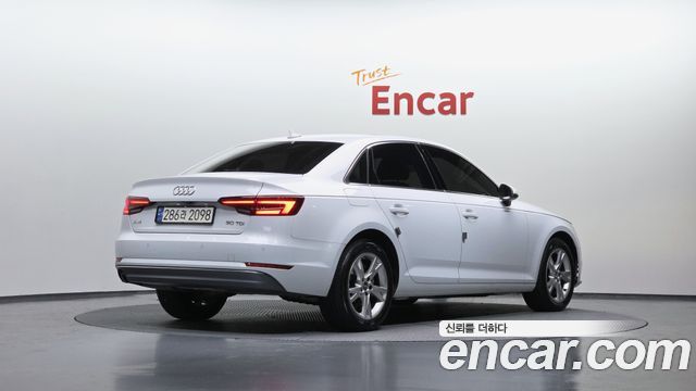 Audi A4 30 TDI Premium