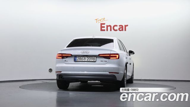Audi A4 30 TDI Premium