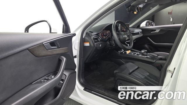 Audi A4 30 TDI Premium