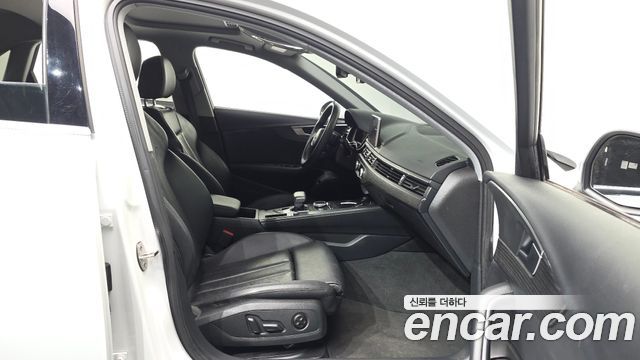 Audi A4 30 TDI Premium