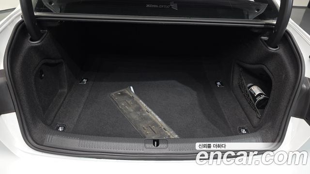Audi A4 30 TDI Premium