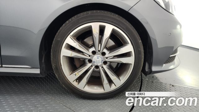 Mercedes-Benz E-Class E300 4MATIC Avantgarde