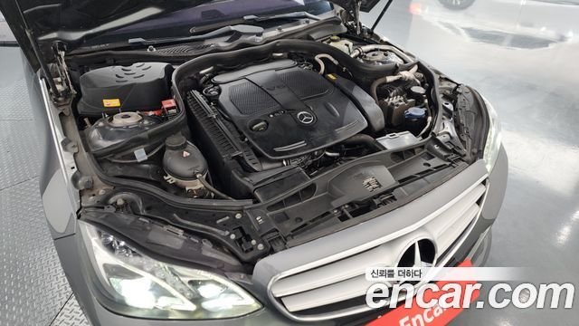 Mercedes-Benz E-Class E300 4MATIC Avantgarde