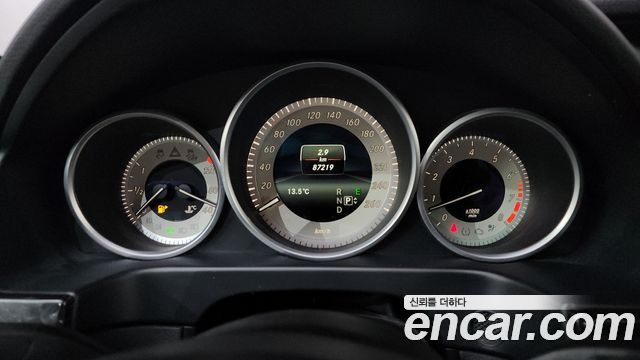 Mercedes-Benz E-Class E300 4MATIC Avantgarde