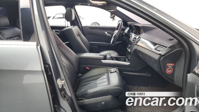 Mercedes-Benz E-Class E300 4MATIC Avantgarde