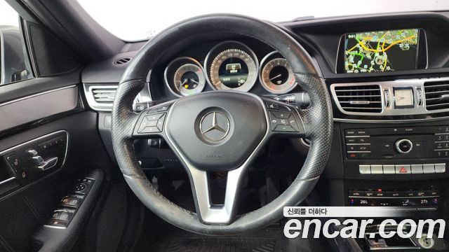 Mercedes-Benz E-Class E300 4MATIC Avantgarde