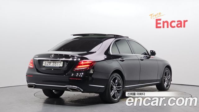 Mercedes-Benz E-Class E300 4MATIC Exclusive