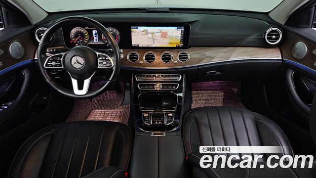 Mercedes-Benz E-Class E300 4MATIC Exclusive