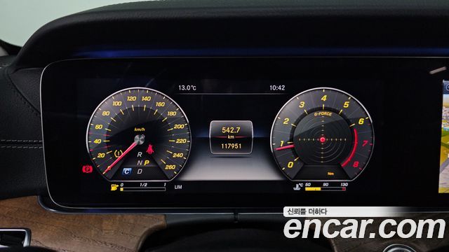 Mercedes-Benz E-Class E300 4MATIC Exclusive