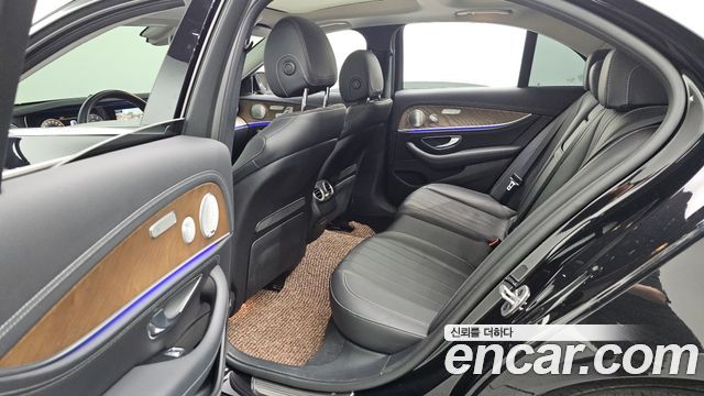 Mercedes-Benz E-Class E300 4MATIC Exclusive