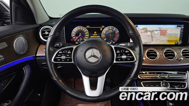Mercedes-Benz E-Class E300 4MATIC Exclusive