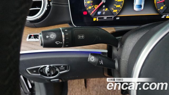 Mercedes-Benz E-Class E300 4MATIC Exclusive