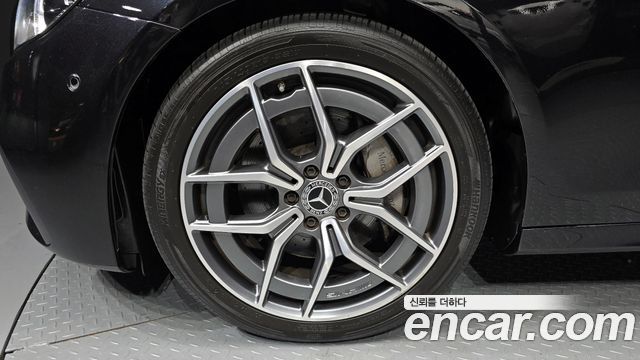 Mercedes-Benz E-Class E220d 4MATIC AMG Line