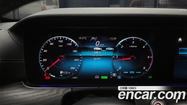 Mercedes-Benz E-Class E220d 4MATIC AMG Line