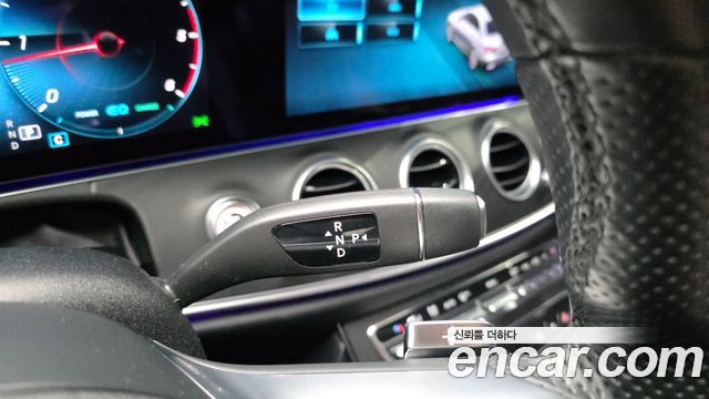 Mercedes-Benz E-Class E220d 4MATIC AMG Line