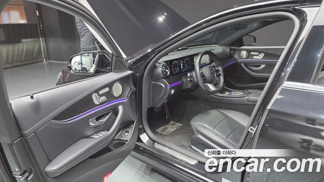 Mercedes-Benz E-Class E220d 4MATIC AMG Line
