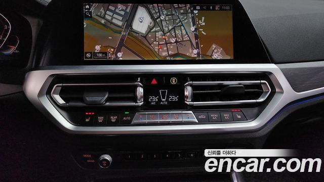 BMW 3-Series 320i Luxury