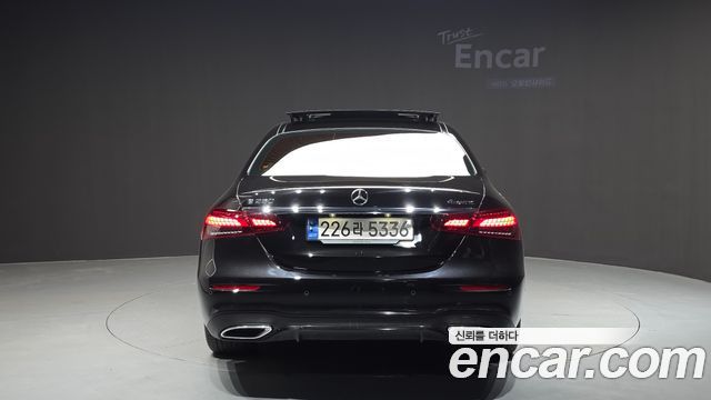 Mercedes-Benz E-Class E350 4MATIC AMG Line
