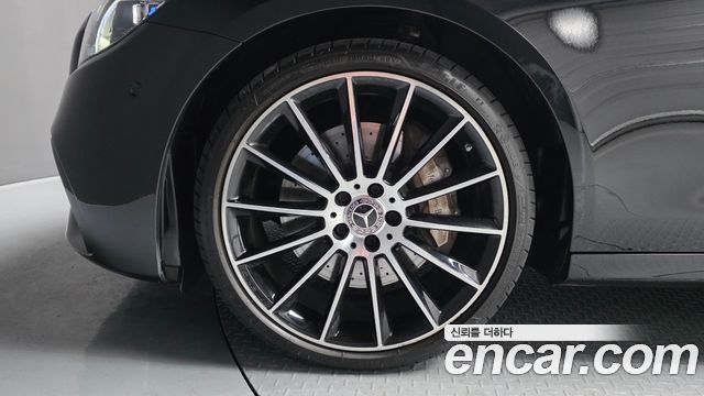 Mercedes-Benz E-Class E350 4MATIC AMG Line