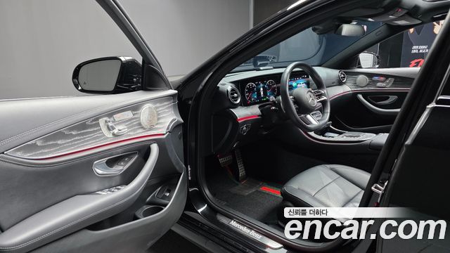 Mercedes-Benz E-Class E350 4MATIC AMG Line