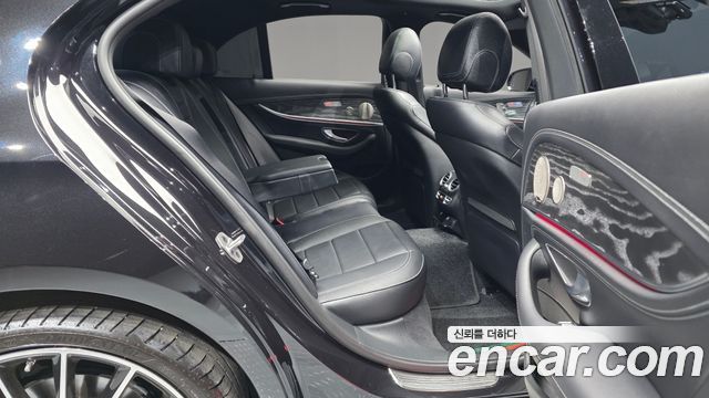 Mercedes-Benz E-Class E350 4MATIC AMG Line