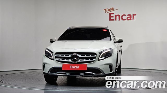 Mercedes-Benz GLA-Class GLA220 Premium