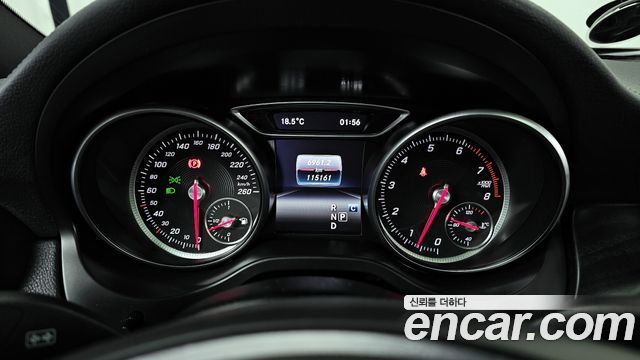 Mercedes-Benz GLA-Class GLA220 Premium