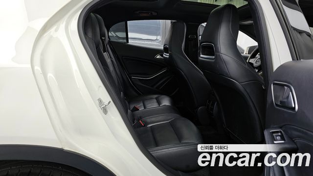 Mercedes-Benz GLA-Class GLA220 Premium
