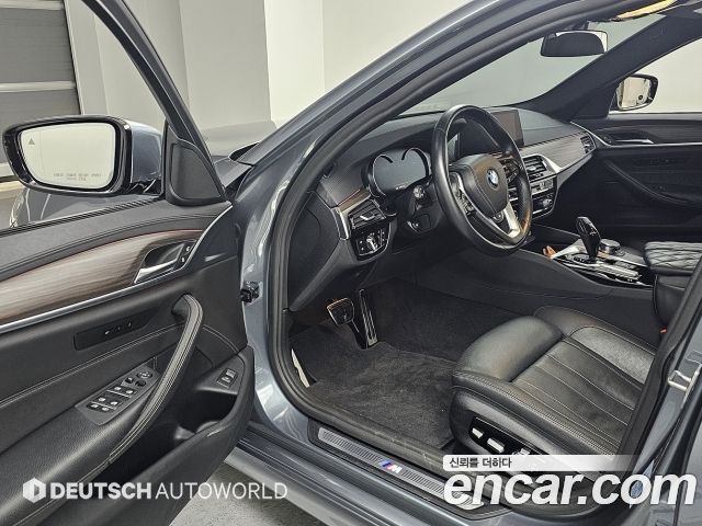 BMW 5-Series 530i M Sport Package Plus