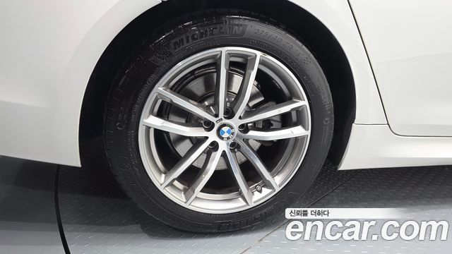 BMW 5-Series 520d xDrive M Sport Package Plus