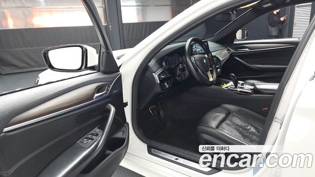 BMW 5-Series 520d xDrive M Sport Package Plus