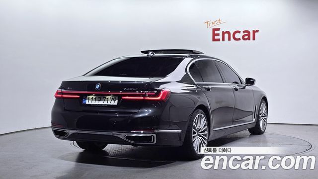 BMW 7-Series 740Li xDrive Design Pure Excellence