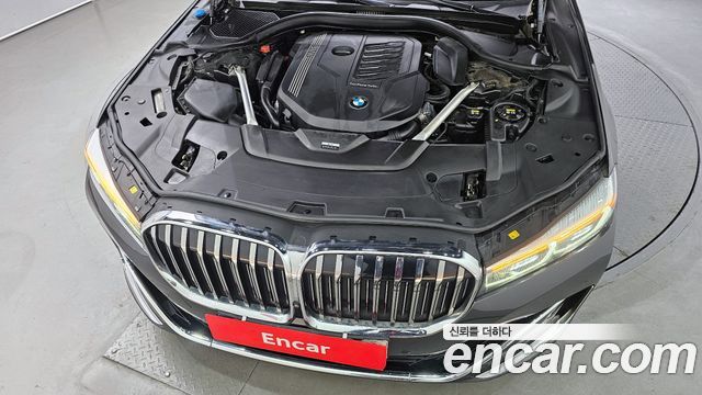 BMW 7-Series 740Li xDrive Design Pure Excellence