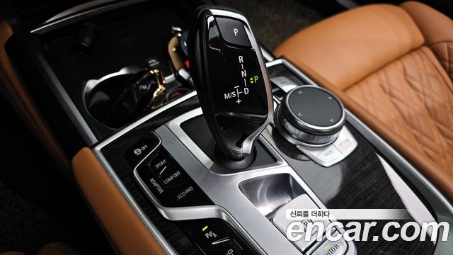 BMW 7-Series 740Li xDrive Design Pure Excellence