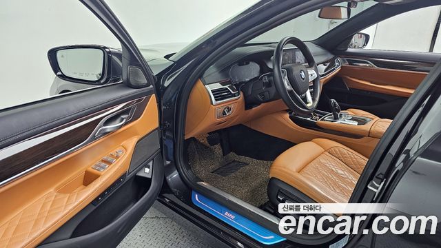 BMW 7-Series 740Li xDrive Design Pure Excellence